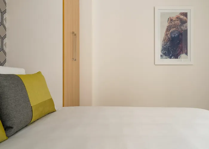 Desirable 1Br In Quartier Des Spectacles By Sonder