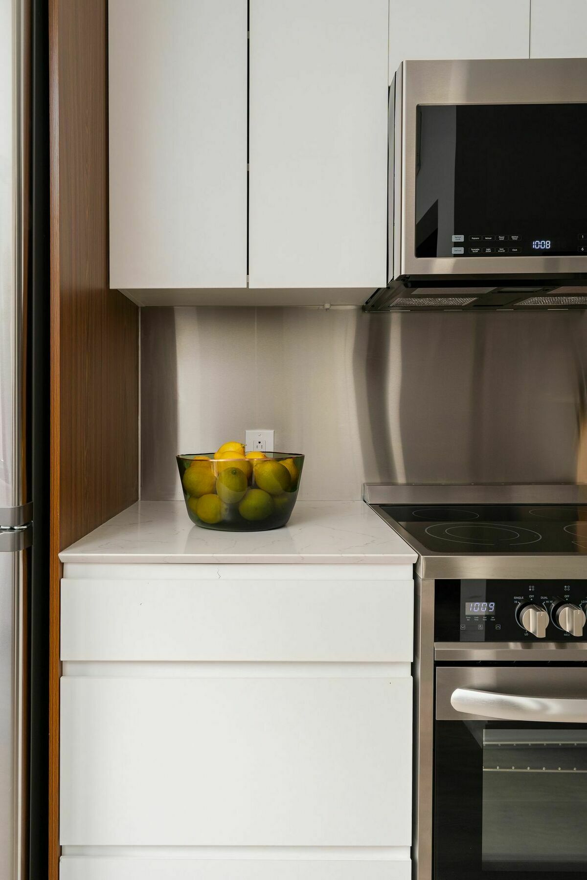 Apartment Desirable 1br In Quartier Des Spectacles By Sonder